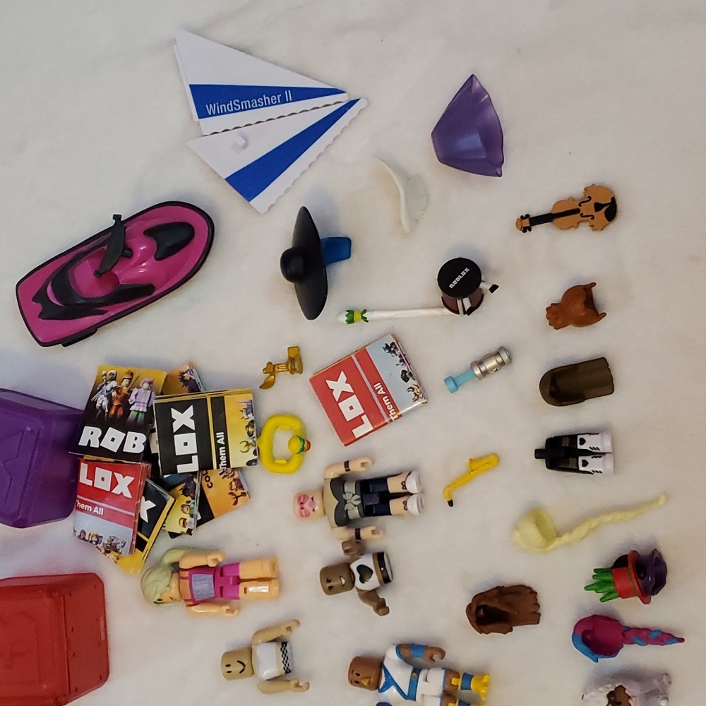 💜 2/$10 Mix of Roblox - Picture 4 of 4